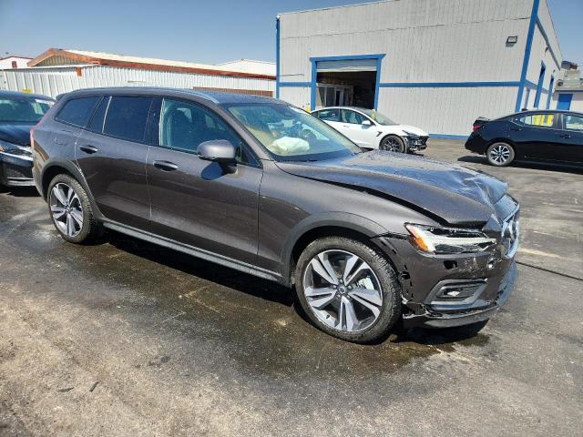 2025 VOLVO V60 CROSS COUNTRY PLUS YV4L12WK7S2149170