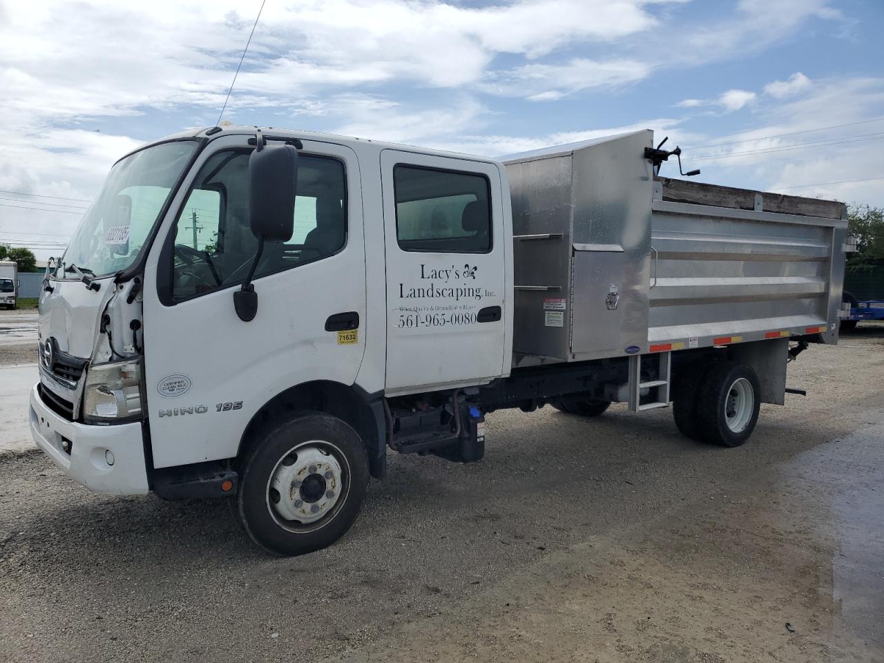 Lot #3265820243 2019 HINO 195