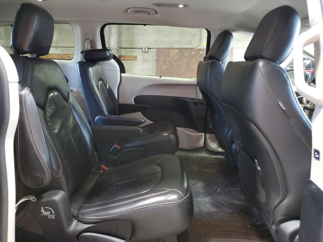 CHRYSLER PACIFICA TOURING L