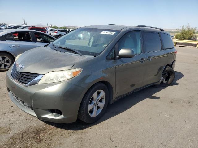 TOYOTA SIENNA LE