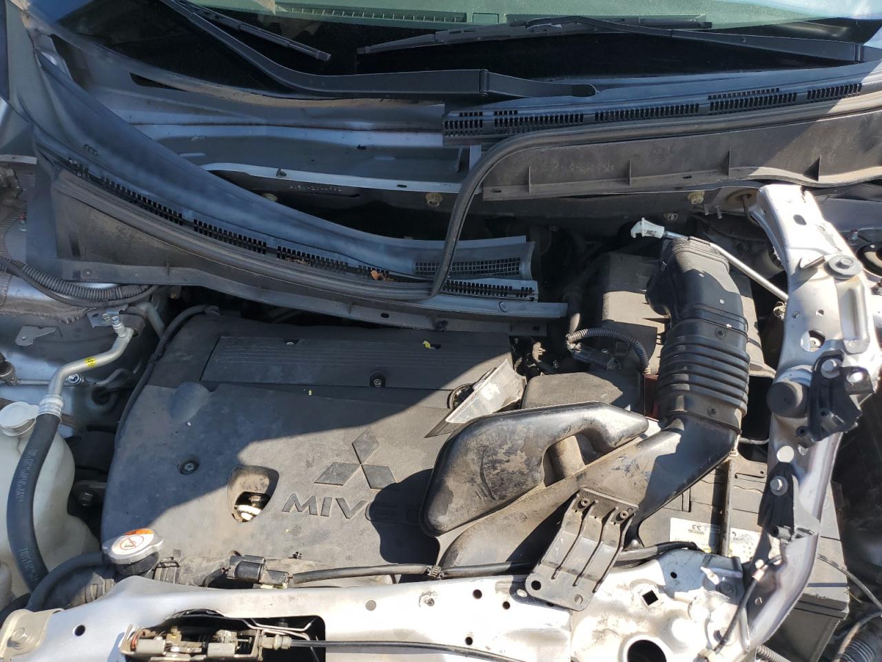 MITSUBISHI OUTLANDER ES