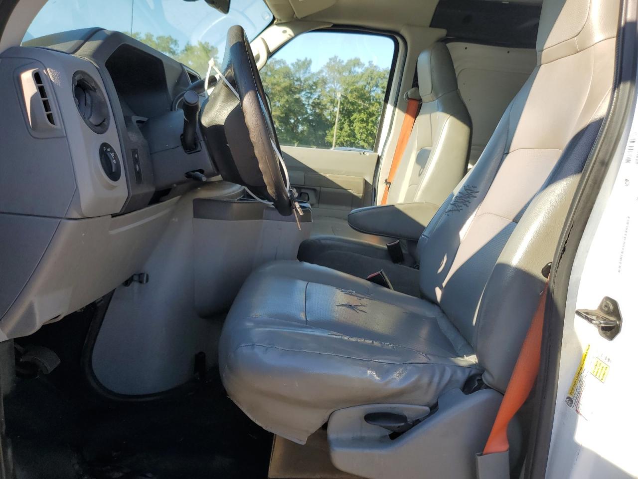 FORD ECONOLINE E150 VAN