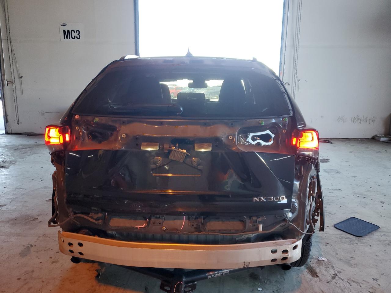 LEXUS NX 300 BASE