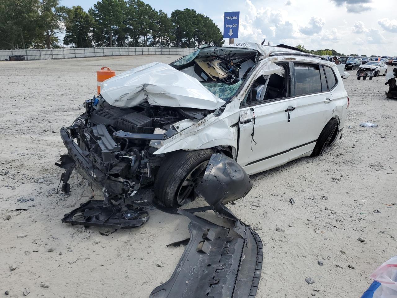 VOLKSWAGEN TIGUAN SE R-LINE BLACK