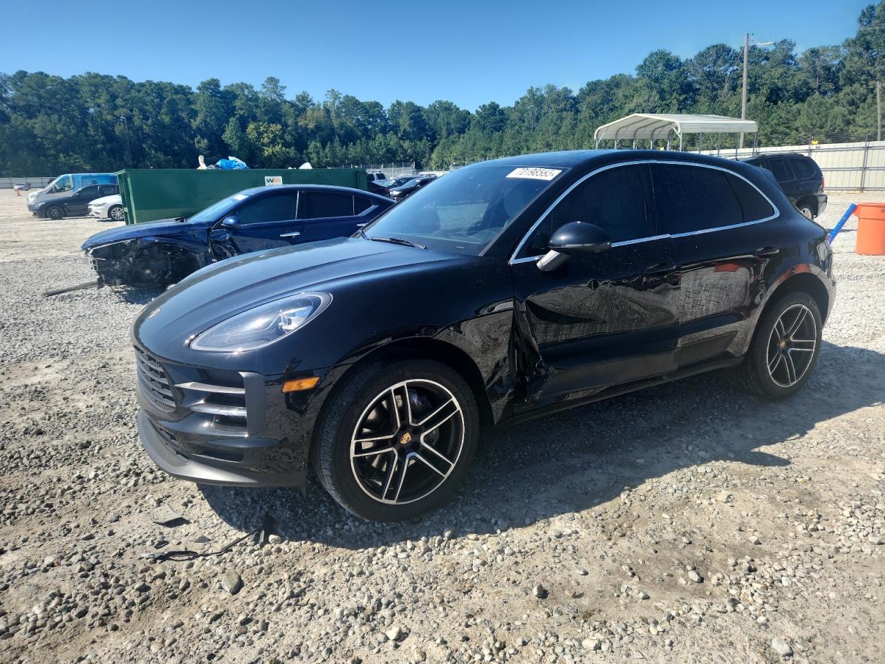 PORSCHE MACAN