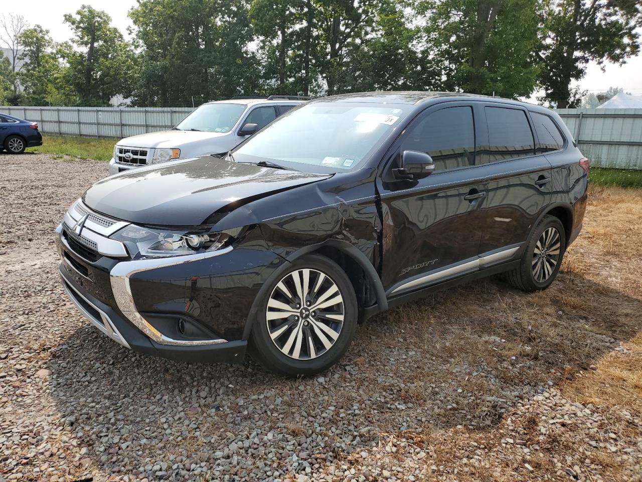 MITSUBISHI OUTLANDER SE