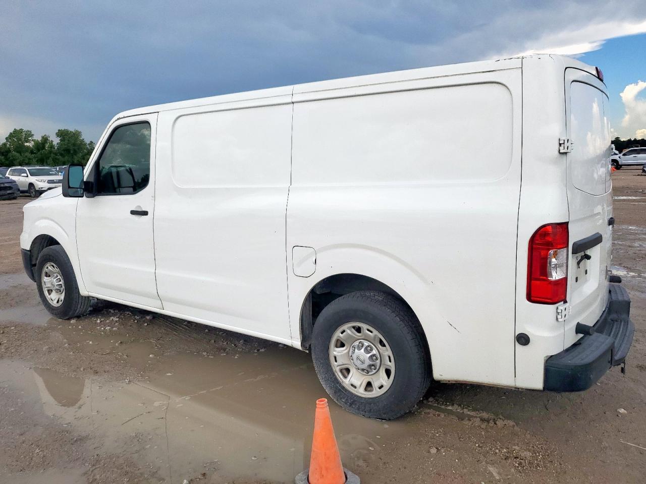 NISSAN NV1500 1500 S