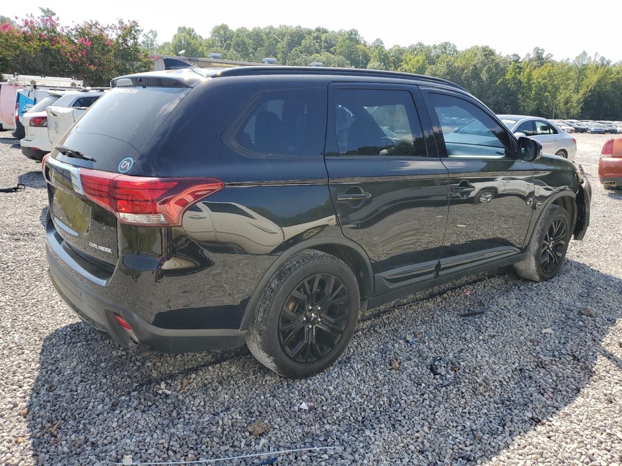 MITSUBISHI OUTLANDER SE