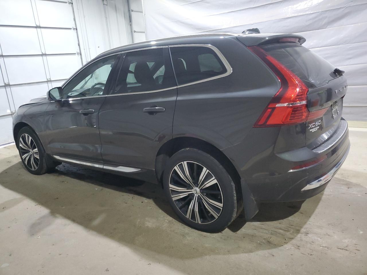 VOLVO XC60 B5 INSCRIPTION