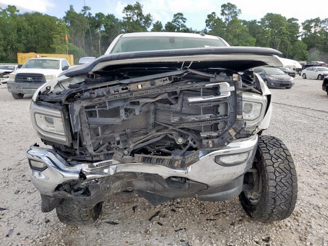 GMC SIERRA K1500 SLT