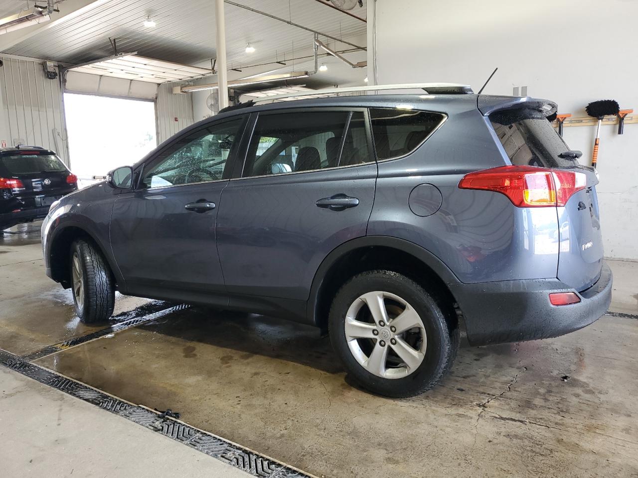 TOYOTA RAV4 XLE