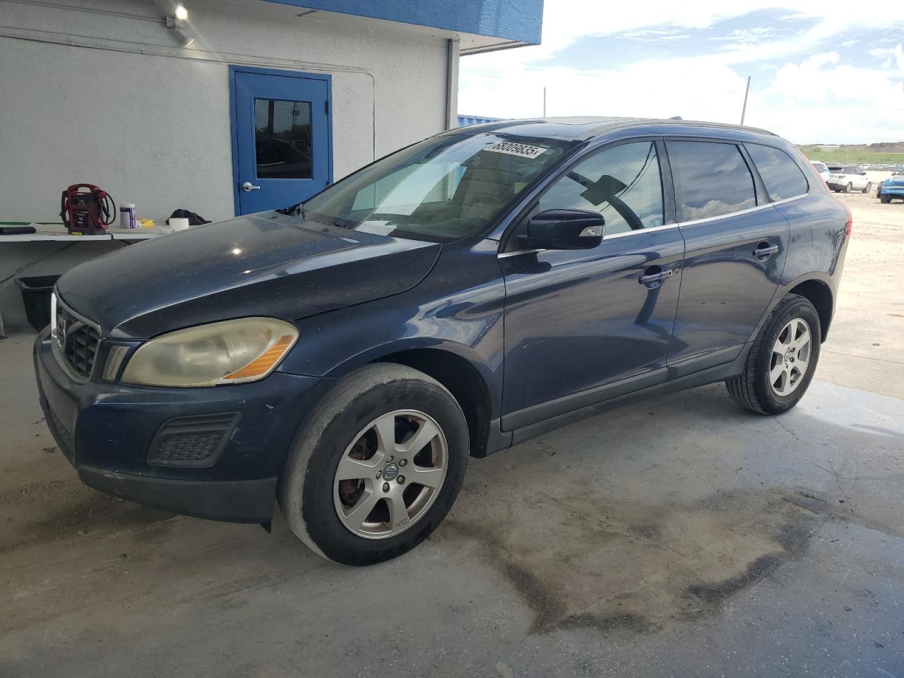 Lot #3215912873 2012 VOLVO XC60 3.2