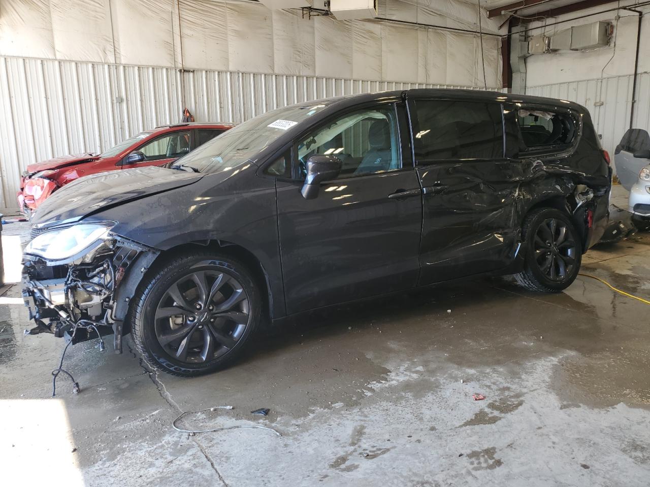 CHRYSLER PACIFICA TOURING