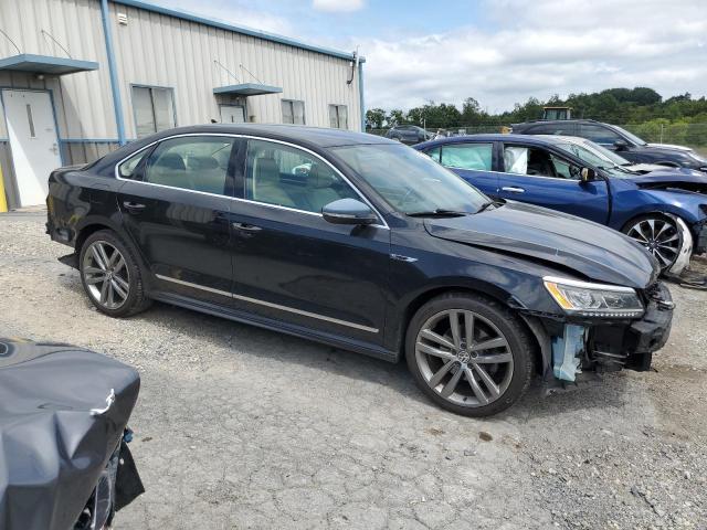 2017 VOLKSWAGEN PASSAT R-L 1VWDT7A31HC078269