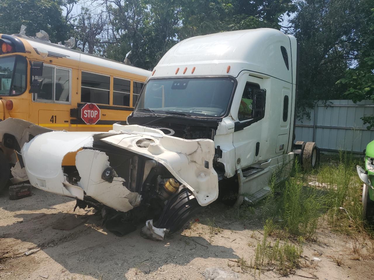 Lot #3279533234 2022 FREIGHTLINER CASCADIA 126