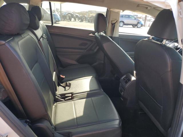 2018 VOLKSWAGEN TIGUAN SE 3VV3B7AXXJM164271