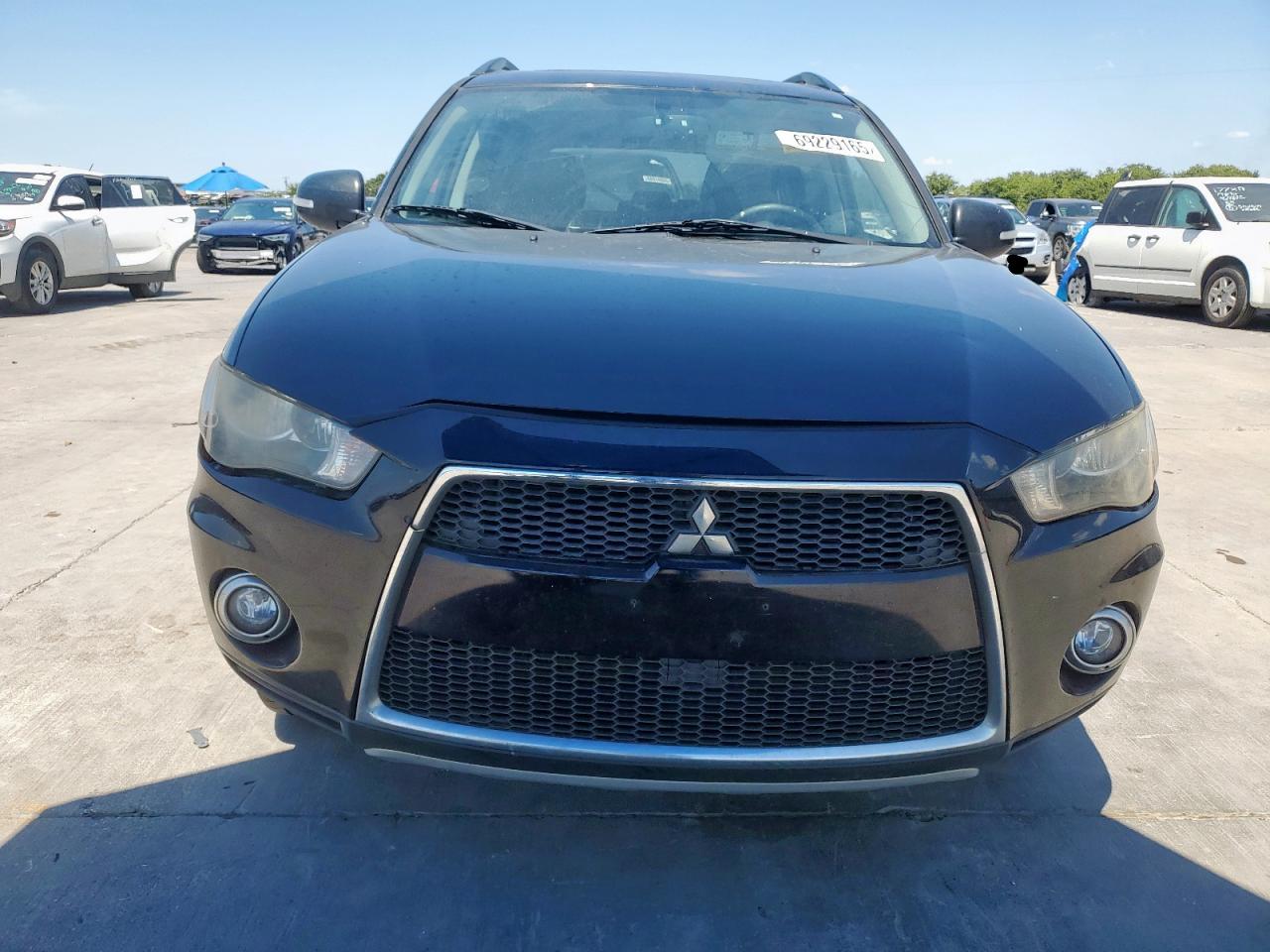 MITSUBISHI OUTLANDER SE