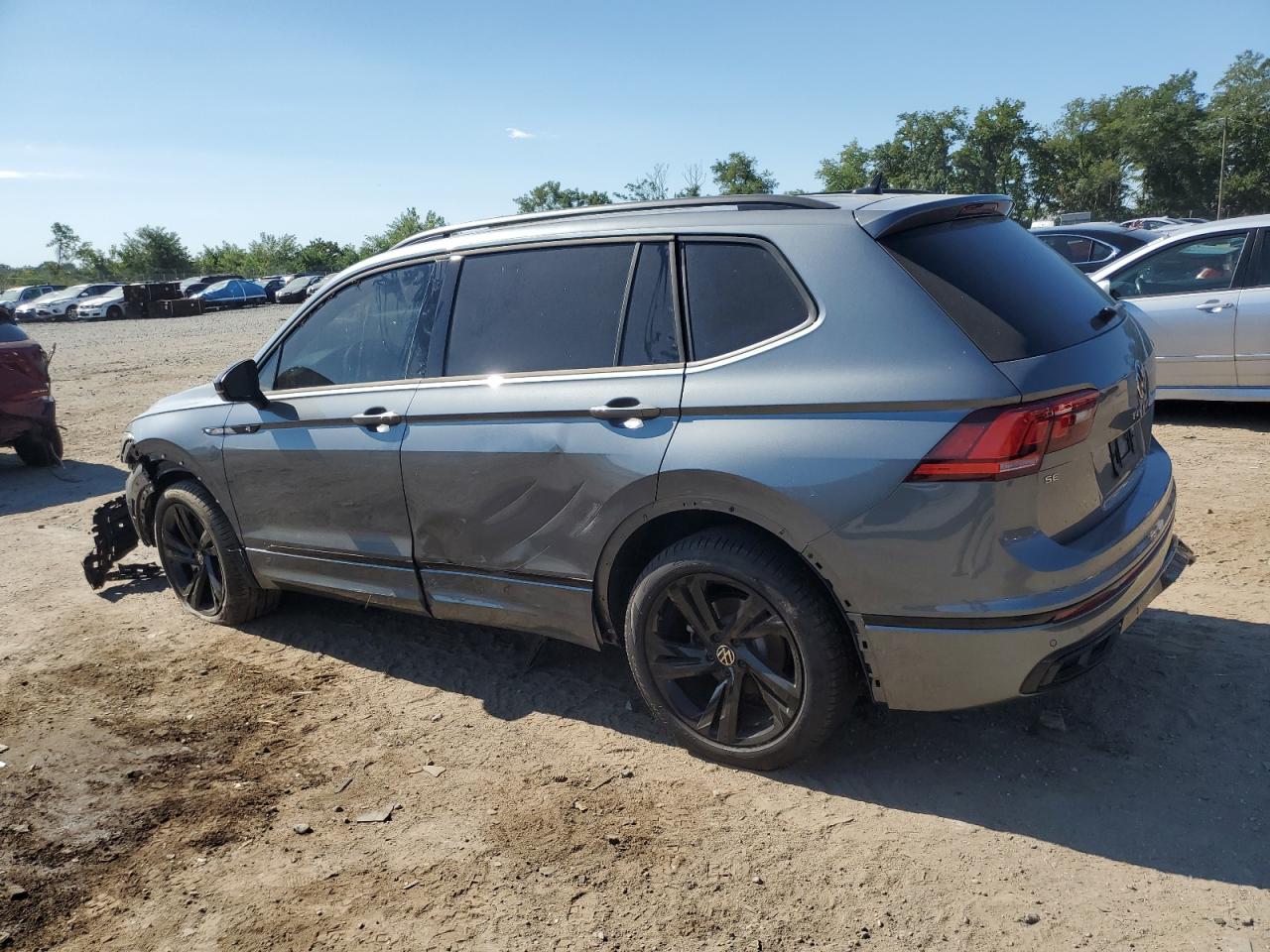VOLKSWAGEN TIGUAN SE R-LINE BLACK