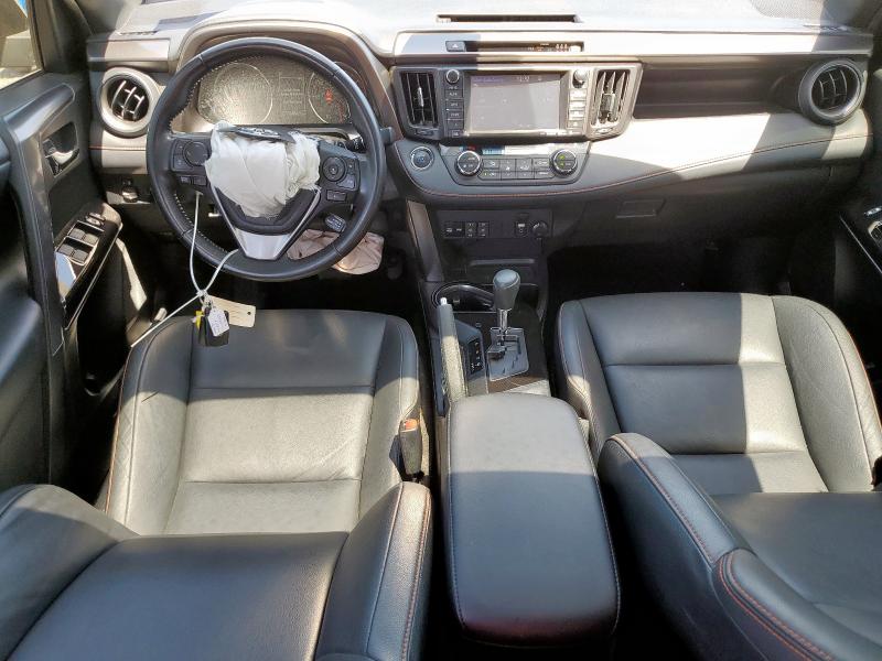 2018 TOYOTA RAV4 SE JTMNFREV0JJ153423