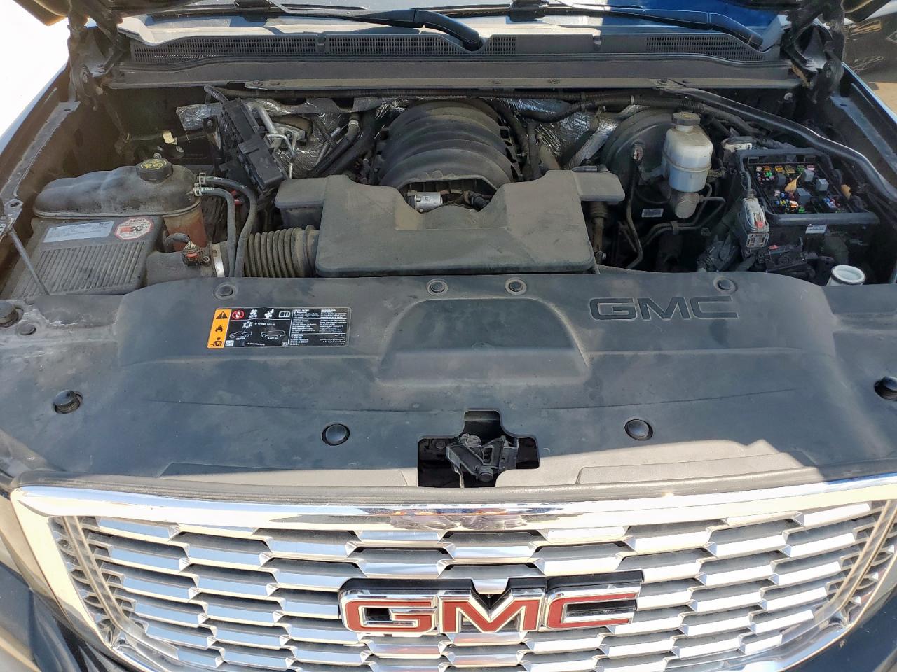 Lot #3317804101 2018 GMC YUKON DENA