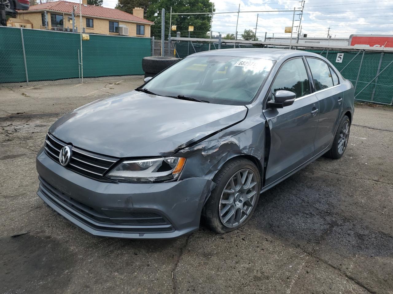 VOLKSWAGEN JETTA SE