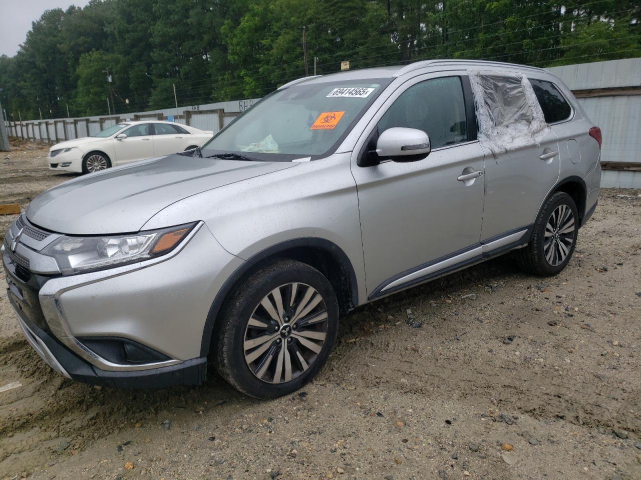 MITSUBISHI OUTLANDER SE