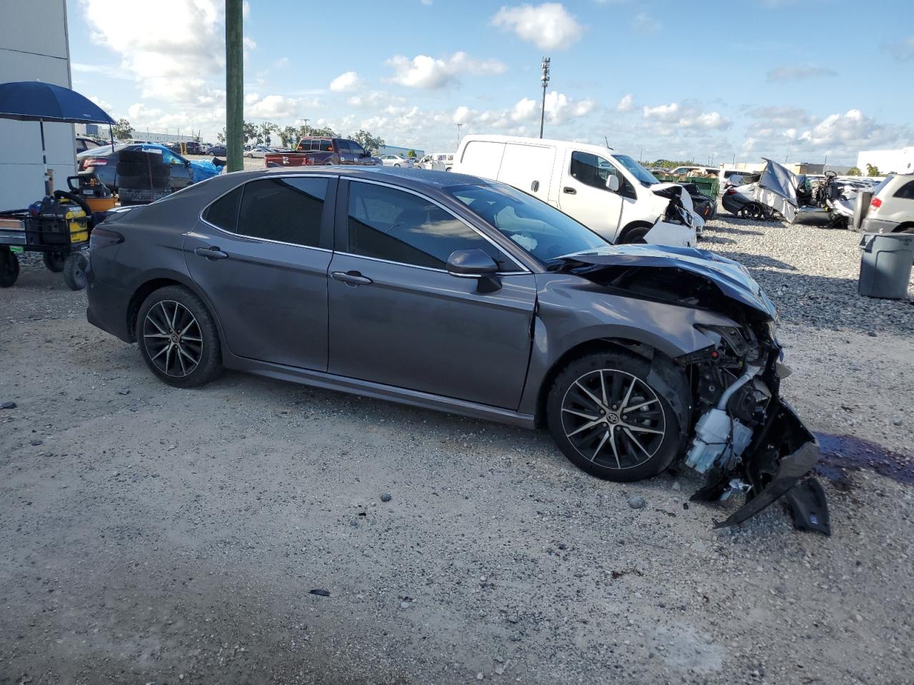 TOYOTA CAMRY SE NIGHT SHADE