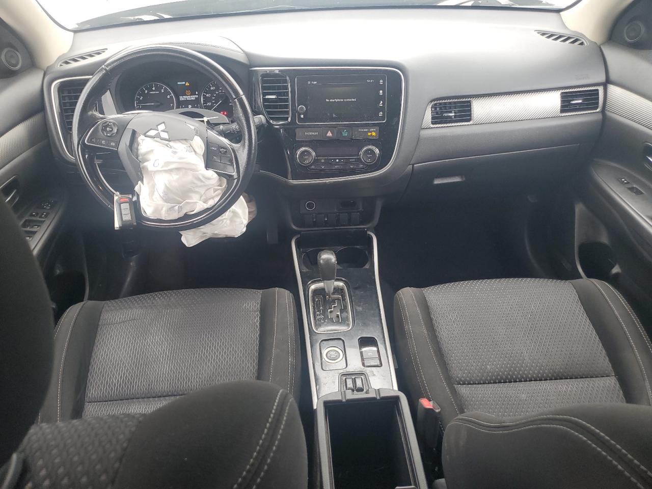 MITSUBISHI OUTLANDER SE