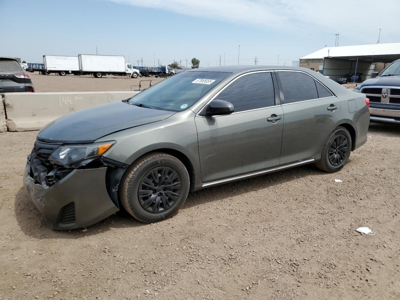 TOYOTA CAMRY BASE