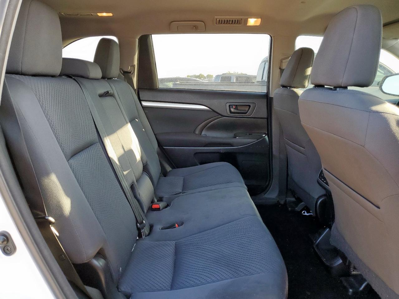 TOYOTA HIGHLANDER LE