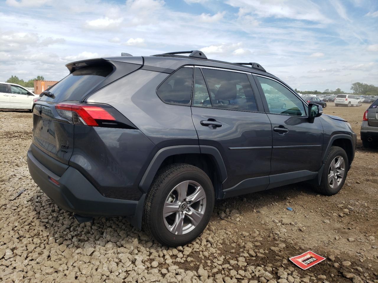TOYOTA RAV4 XLE