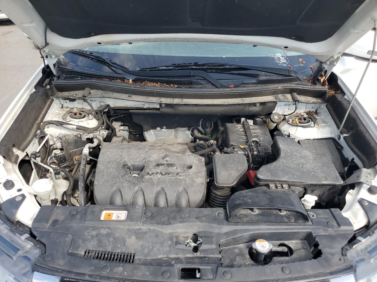 MITSUBISHI OUTLANDER SE