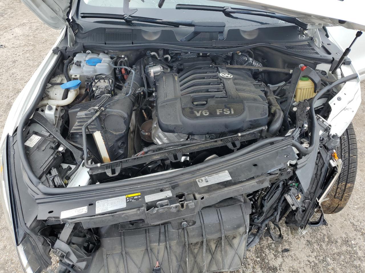 VOLKSWAGEN TOUAREG SPORT