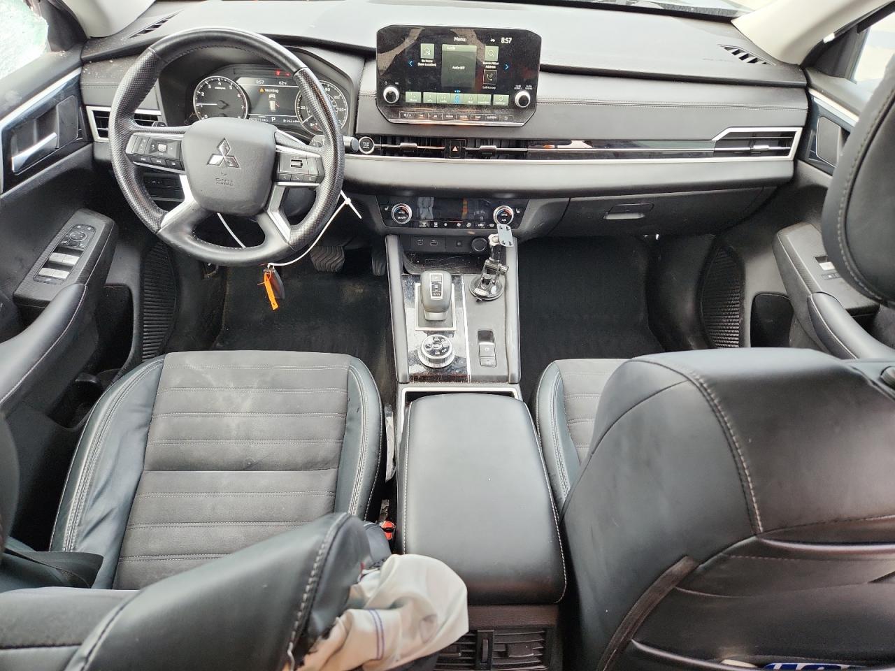 MITSUBISHI OUTLANDER SE