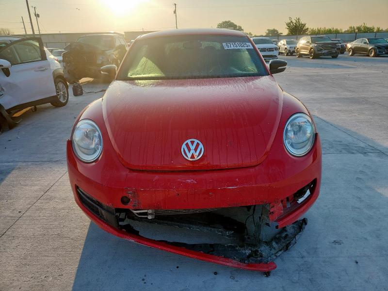 2016 VOLKSWAGEN BEETLE SE 3VWJ07AT9GM620629