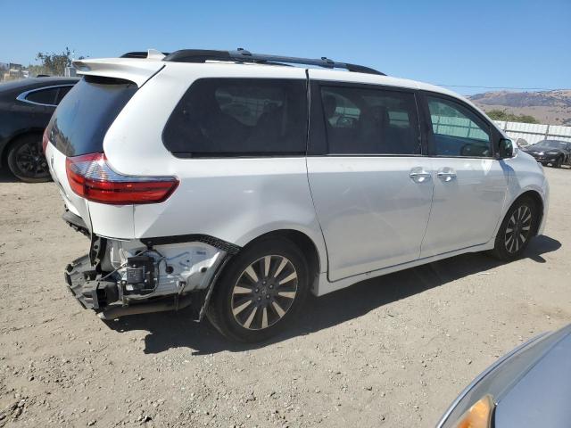 2020 TOYOTA SIENNA XLE 5TDYZ3DCXLS054079