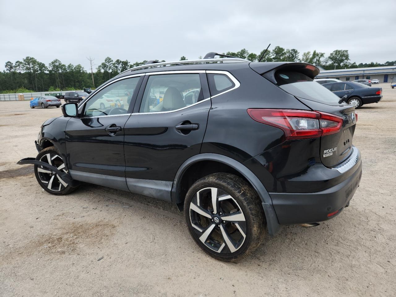 NISSAN ROGUE SPORT S
