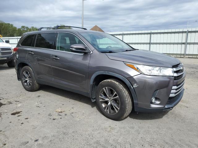 2019 TOYOTA HIGHLANDER LE 5TDBZRFHXKS993989