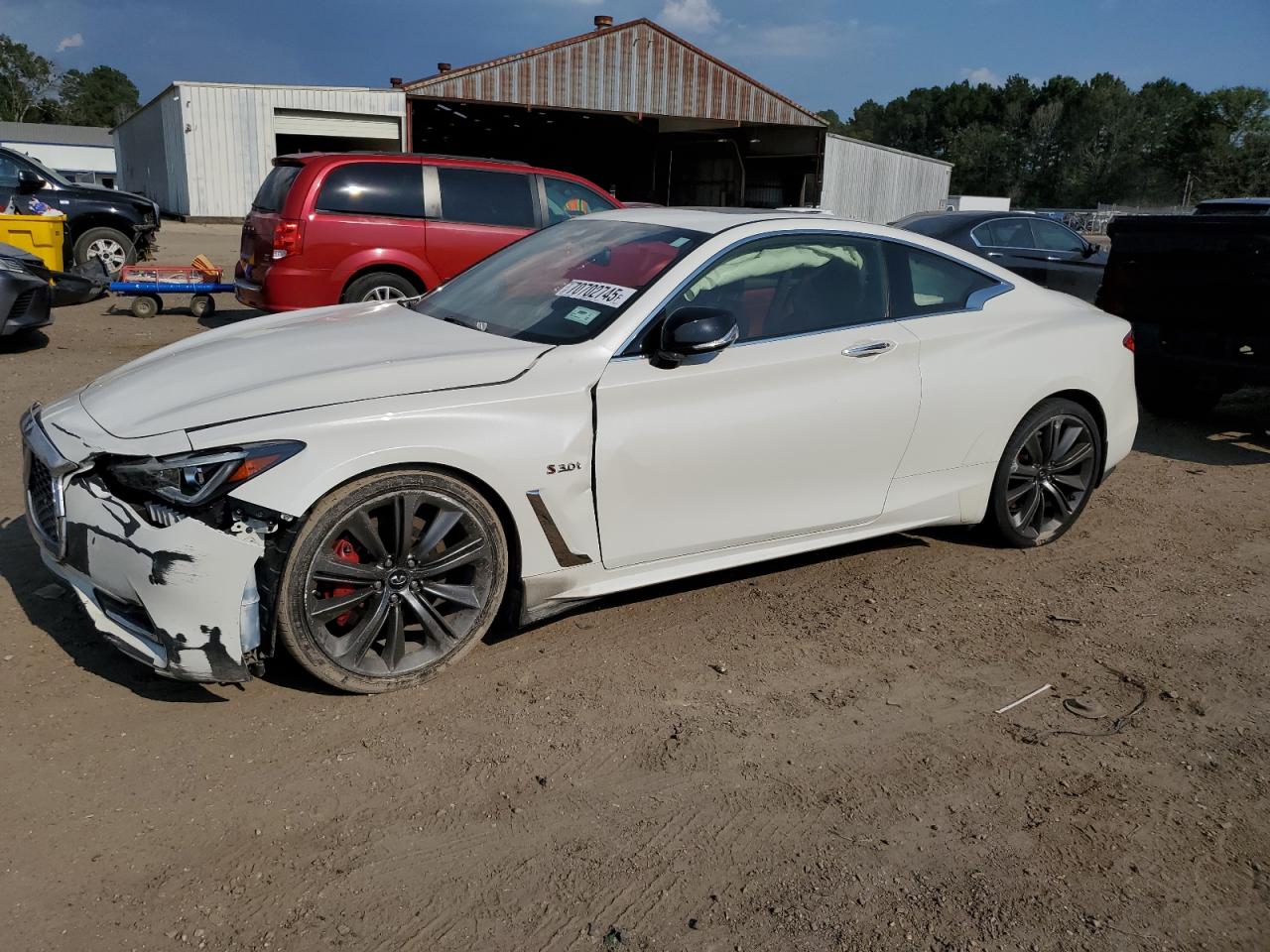 INFINITI Q60 RED SPORT 400