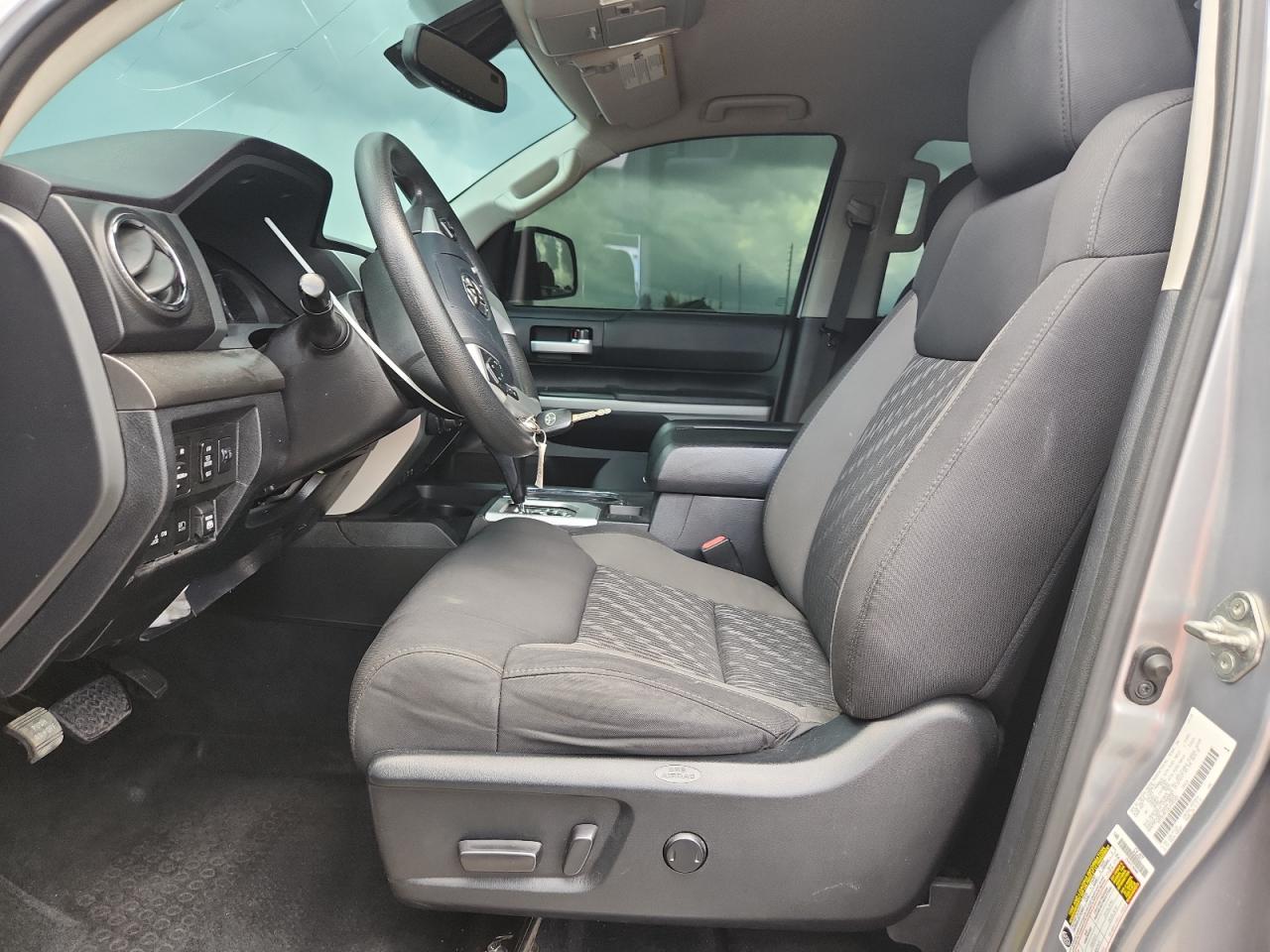 TOYOTA TUNDRA CREWMAX SR5