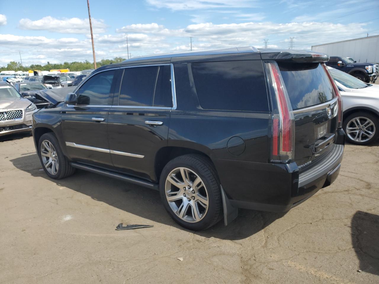 CADILLAC ESCALADE PREMIUM