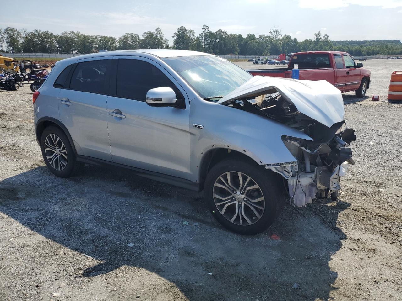 MITSUBISHI OUTLANDER ES