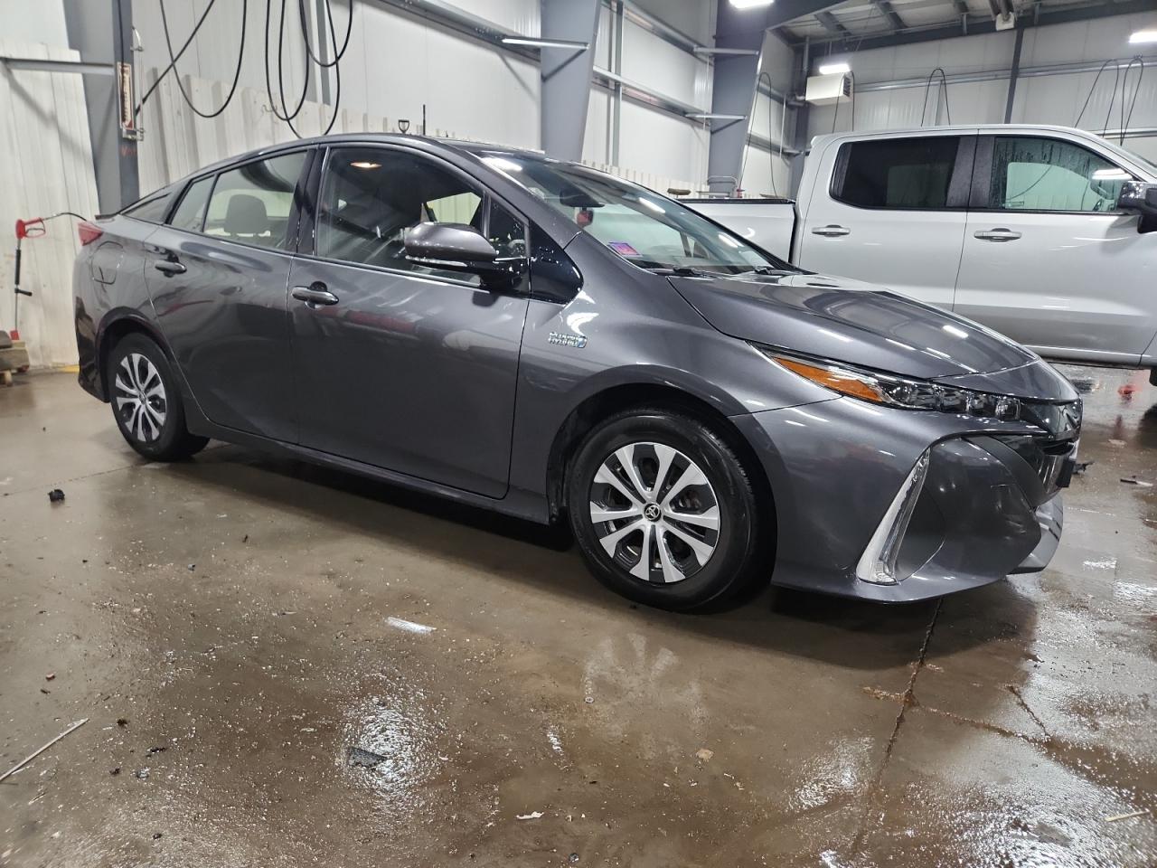 TOYOTA PRIUS PRIME LE