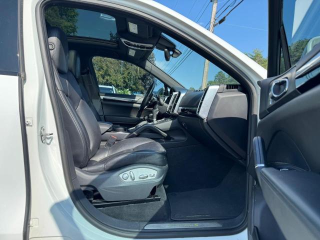 2017 PORSCHE CAYENNE SE WP1AE2A27HLA74767
