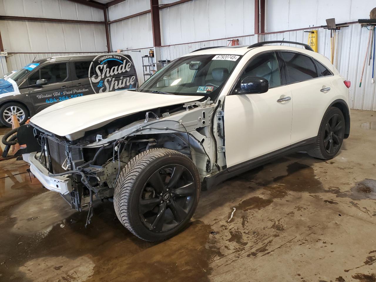 INFINITI QX70