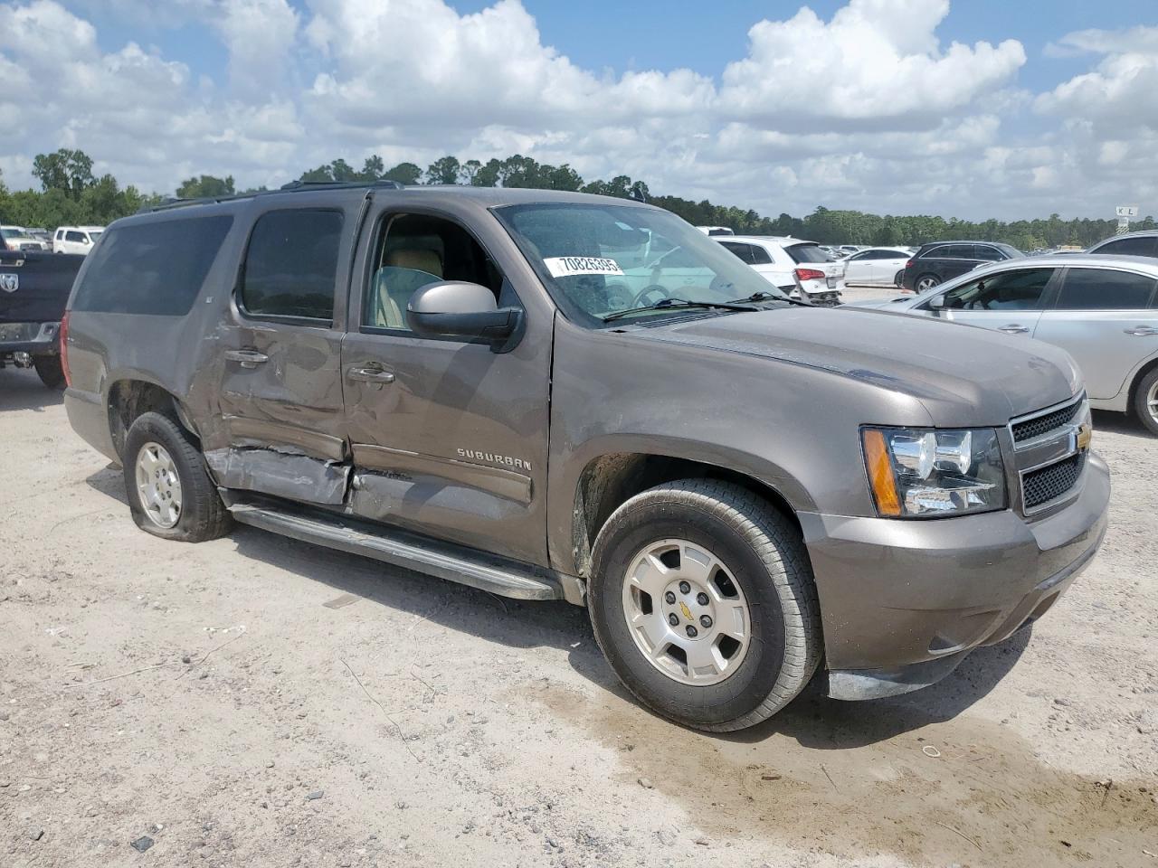 CHEVROLET SUBURBAN C1500 LT