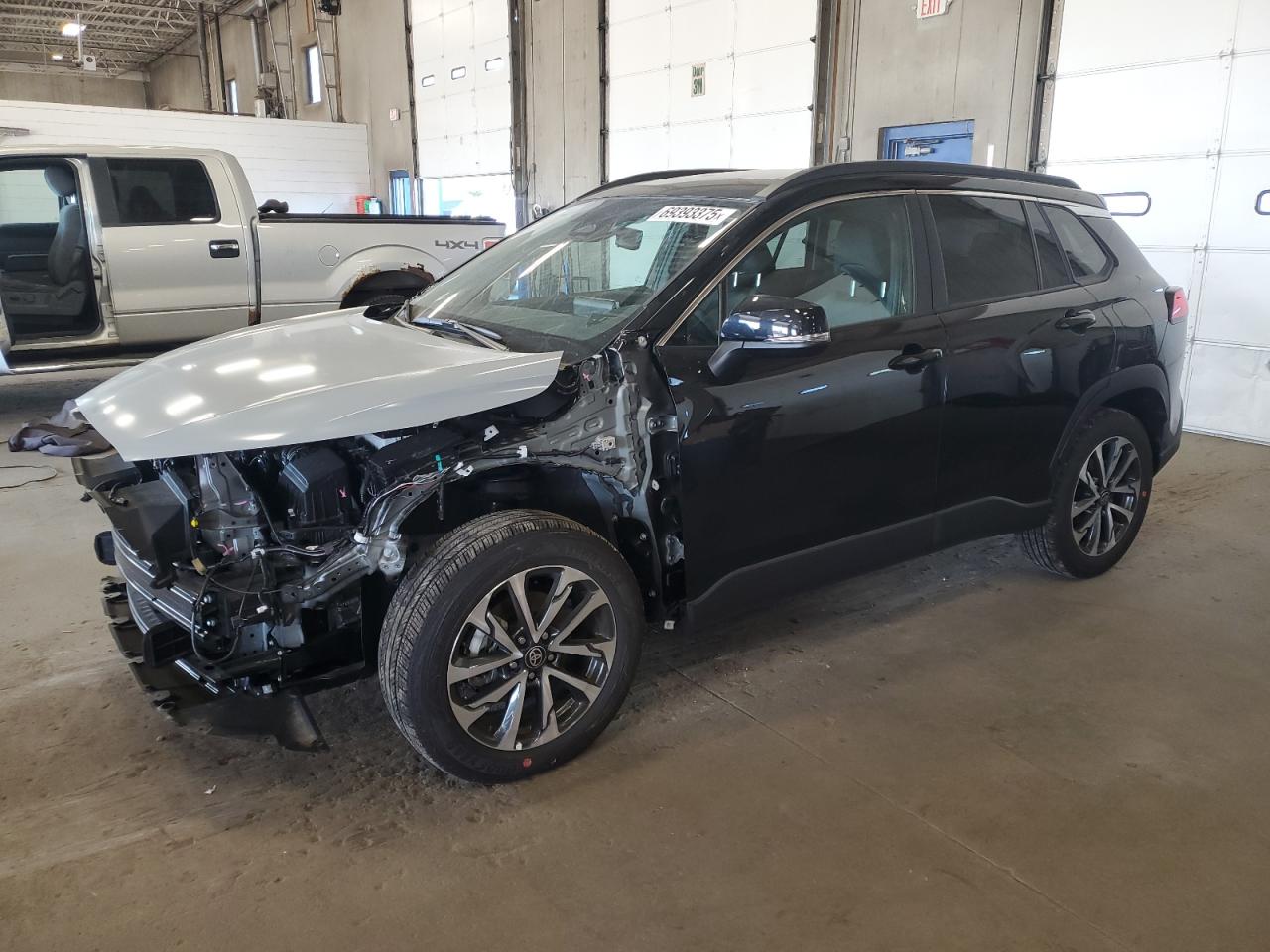 TOYOTA COROLLA CROSS XLE