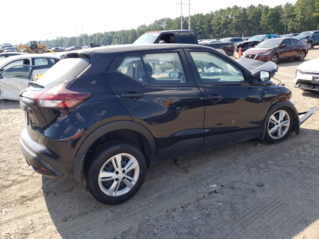 NISSAN KICKS S