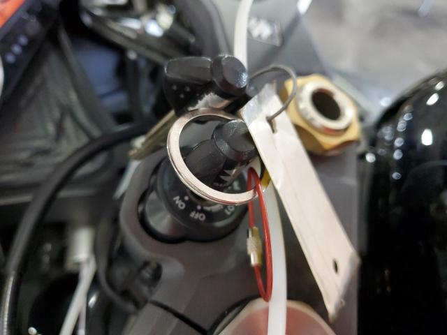 2012 SUZUKI GSX-R600 - JS1GN7FA2C2101259