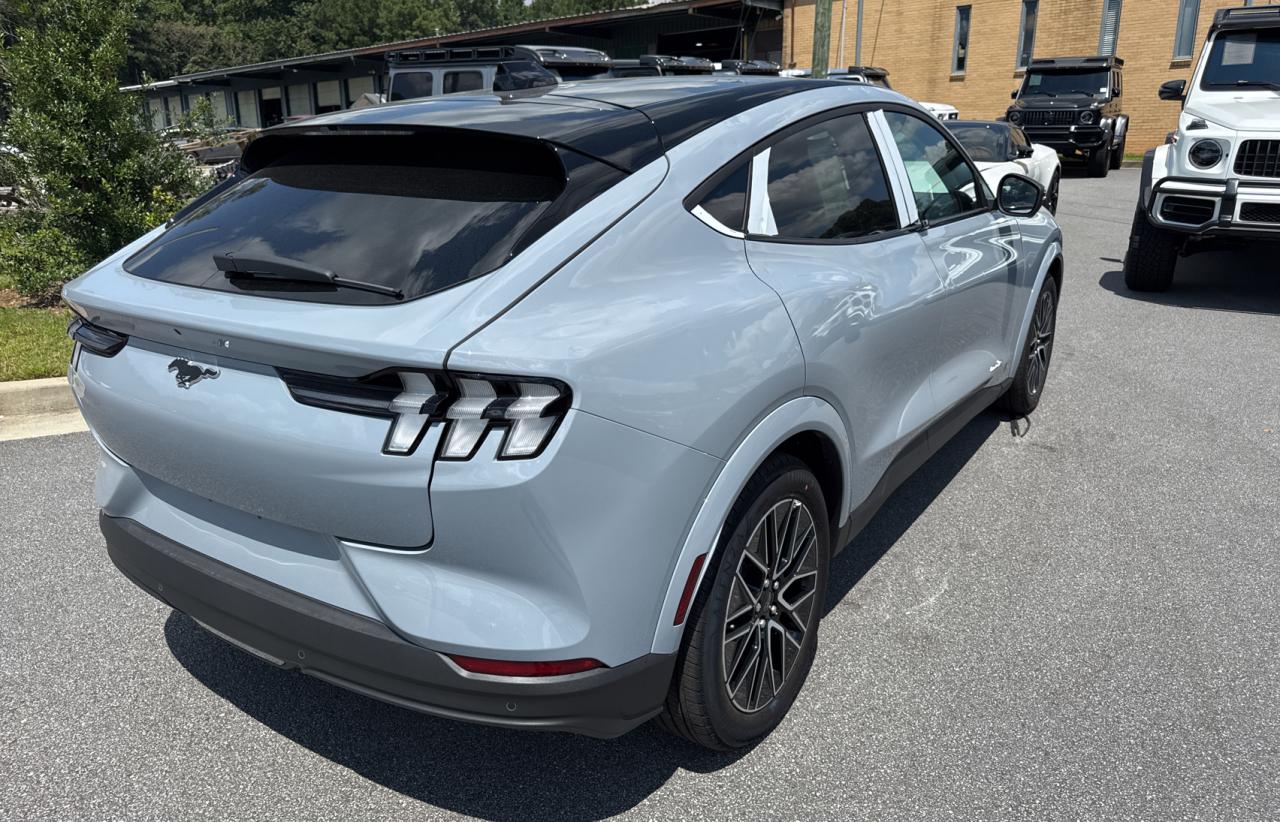 FORD MUSTANG PREMIUM